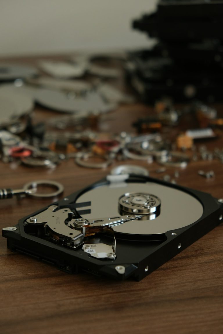 How to Fix “Can’t Read From the Source File or Disk” Error on Windows ...